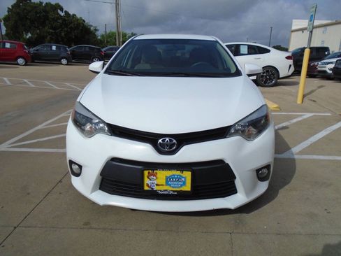 Used 2014 Toyota Corolla LE FWD image 2