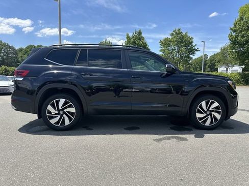 Certified 2024 Volkswagen Atlas SE w/ Panoramic Sunroof Package AWD/4WD image 6