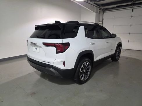 Used 2026 GMC Terrain Elevation w/ Elevation Premium Package FWD image 7