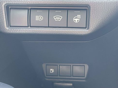 Used 2026 Toyota Prius FWD image 23