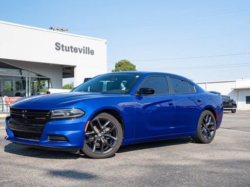 Used 2021 Dodge Charger SXT w/ Blacktop Package image 1