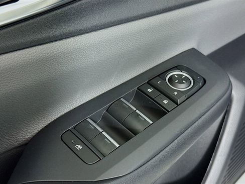 New 2026 Toyota Prius XLE image 10