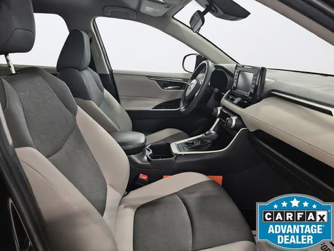 Used 2022 Toyota RAV4 XLE AWD/4WD image 29