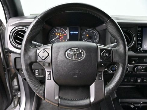 Used 2022 Toyota Tacoma TRD Off-Road w/ Technology Package AWD/4WD image 14