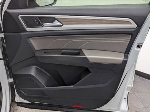 Used 2022 Volkswagen Atlas SEL image 23