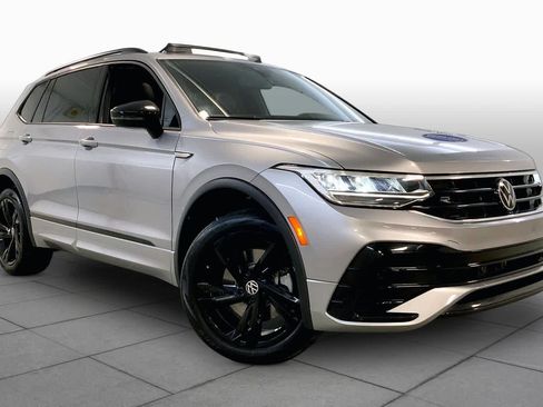 Used 2024 Volkswagen Tiguan SE R-Line AWD/4WD image 2