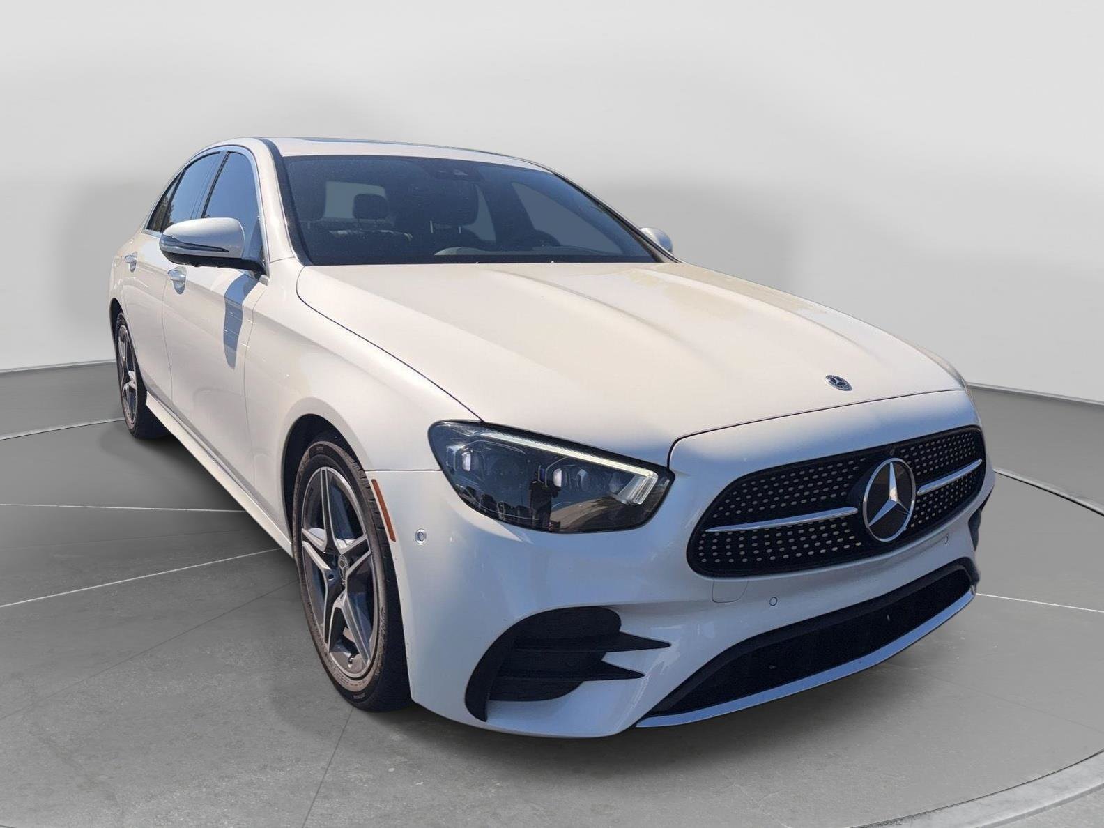 Used 2023 Mercedes-Benz E 350 Sedan image 4