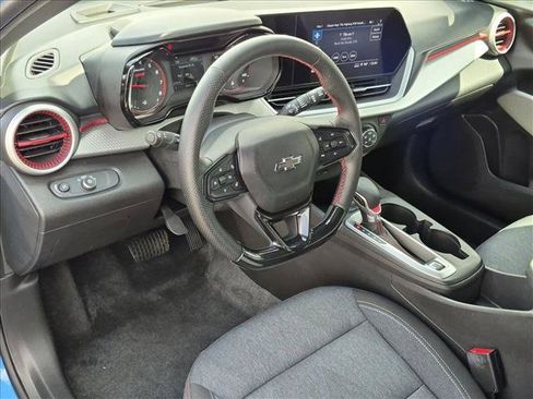 Certified 2024 Chevrolet Trax RS w/ Driver Confidence Package FWD image 13