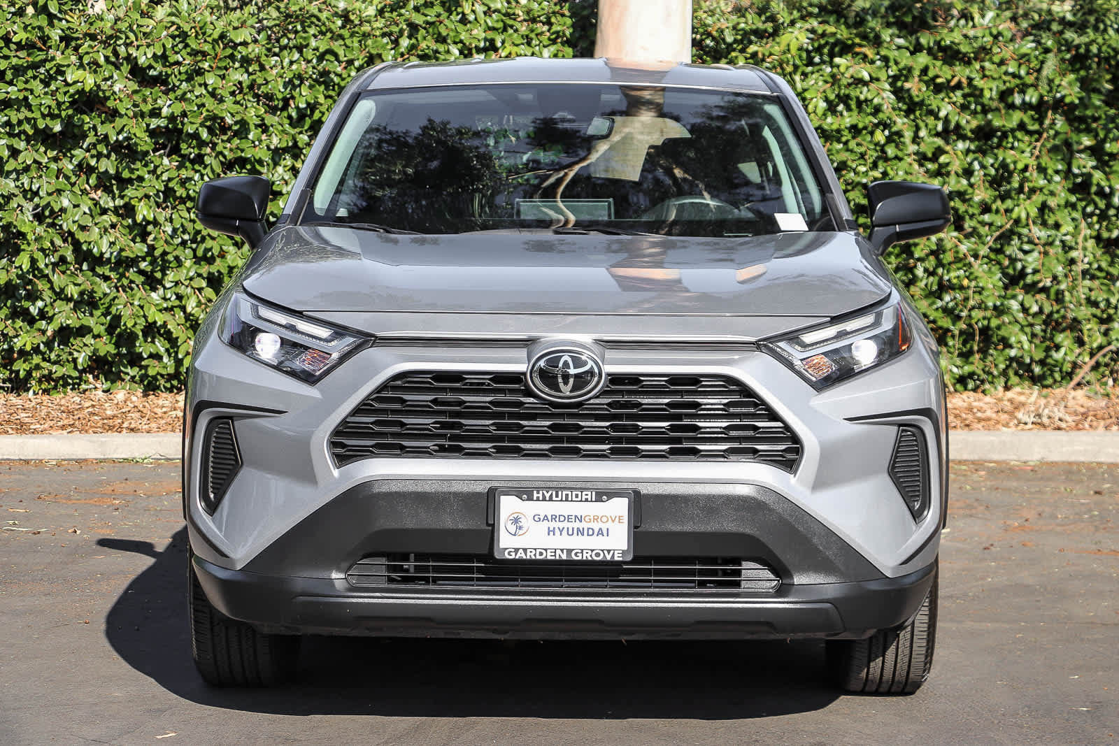 Used 2023 Toyota RAV4 LE FWD image 2