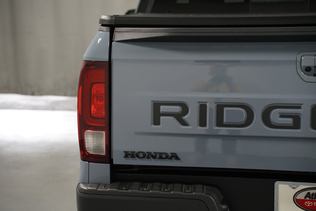 Used 2024 Honda Ridgeline Black Edition image 10