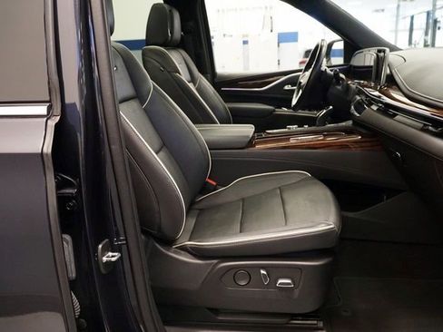 Certified 2022 Cadillac Escalade ESV Premium Luxury image 14