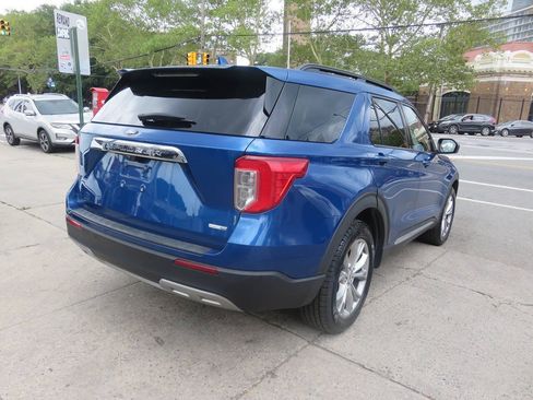 Used 2020 Ford Explorer XLT w/ Equipment Group 202A AWD/4WD image 4