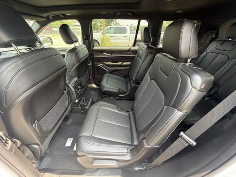 New 2026 Jeep Grand Cherokee L Limited AWD/4WD image 25