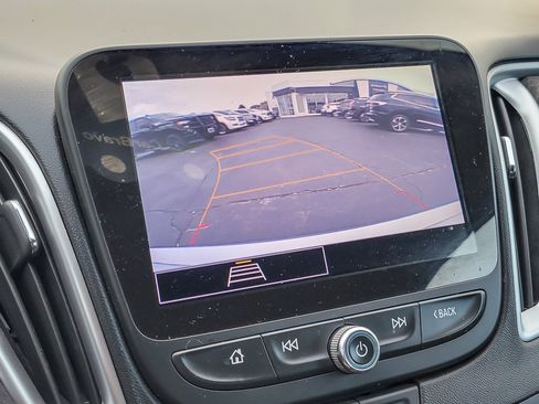 Used 2022 Chevrolet Malibu LS image 12