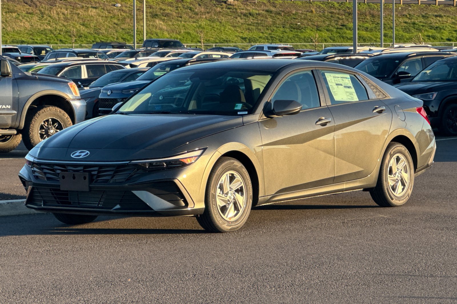 Used 2026 Hyundai Elantra SE FWD image 7