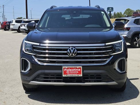 Used 2024 Volkswagen Atlas SE AWD/4WD image 2