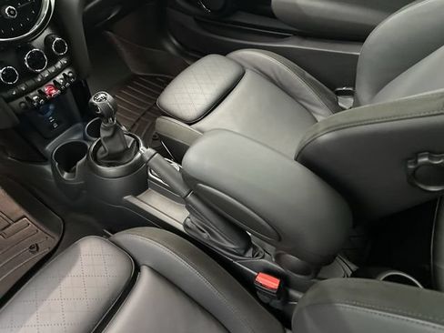 Used 2024 MINI Cooper 2-Door Hardtop FWD image 27