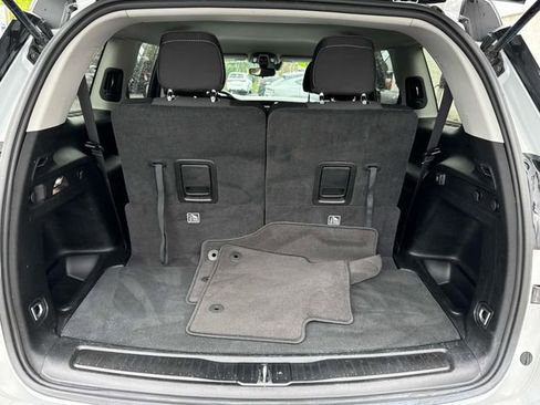 Used 2023 Jeep Grand Cherokee L Laredo RWD image 14