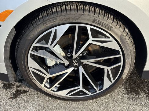 Used 2024 Hyundai Ioniq 6 SEL image 10