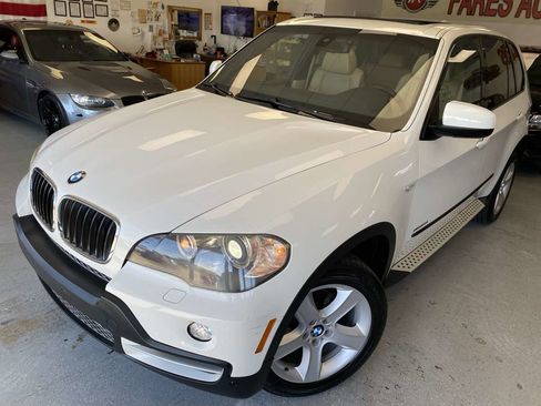 Used 2010 BMW X5 xDrive30i image 9