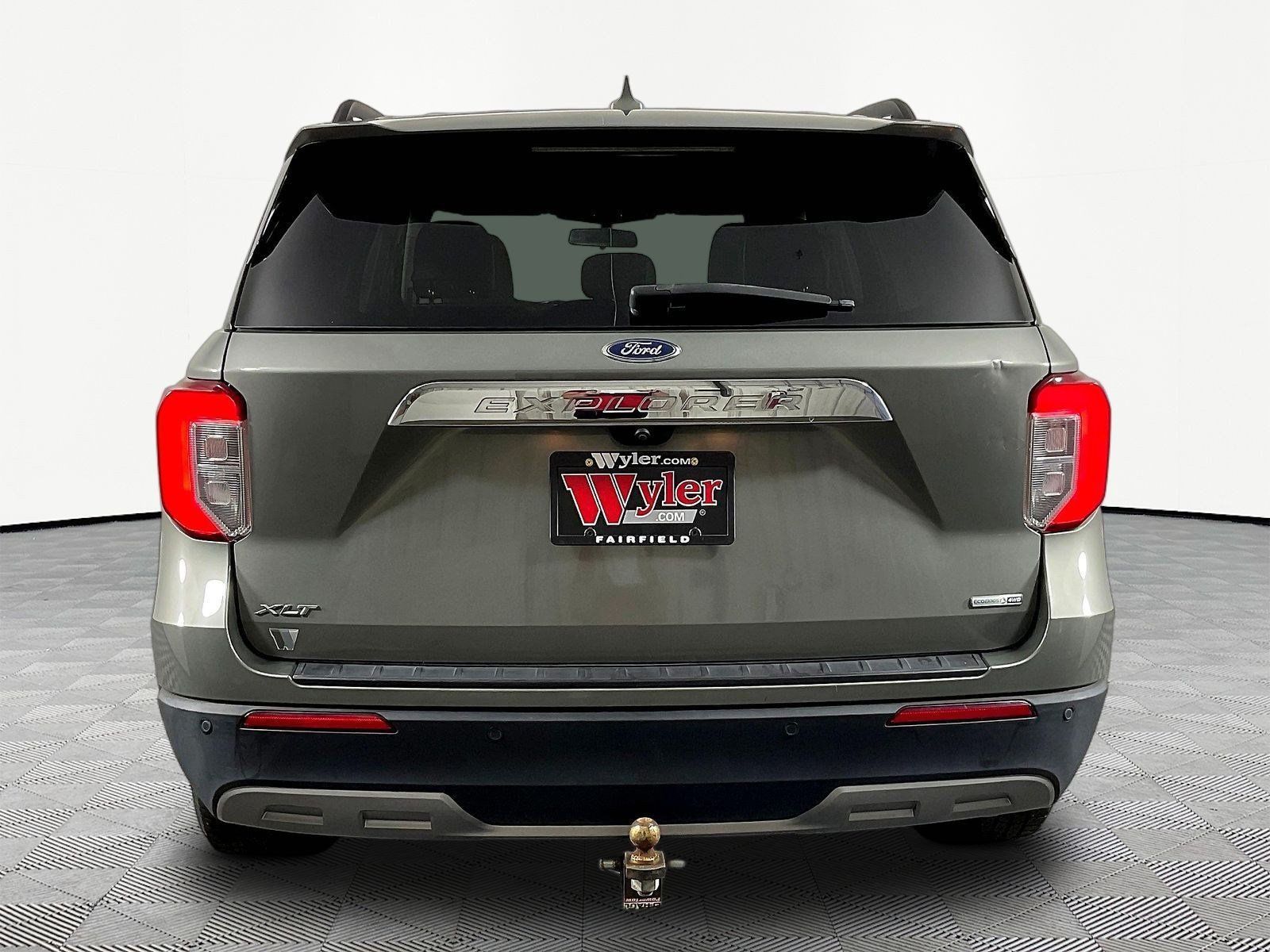 Used 2020 Ford Explorer XLT w/ Equipment Group 202A AWD/4WD image 5