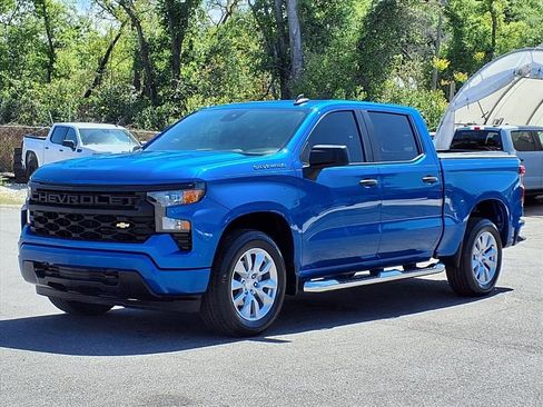 Used 2023 Chevrolet Silverado 1500 Custom image 3