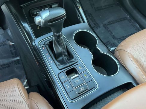 Used 2019 Kia Sorento SX image 14