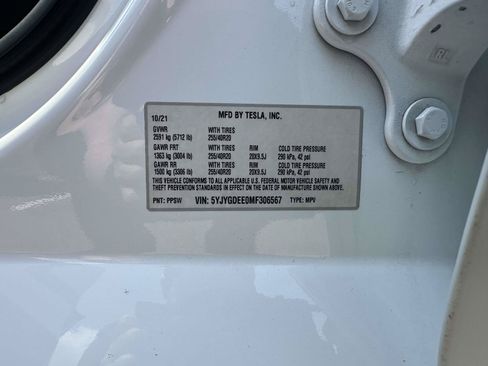 Used 2021 Tesla Model Y Long Range AWD/4WD image 16