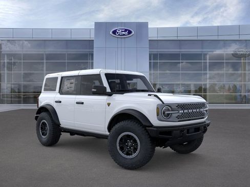 New 2025 Ford Bronco Badlands image 7