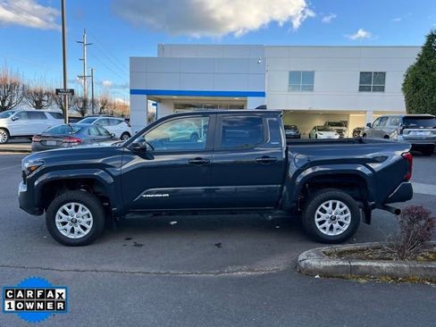 Used 2024 Toyota Tacoma SR5 AWD/4WD image 4
