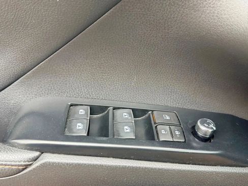 Used 2020 Toyota Camry XLE image 13