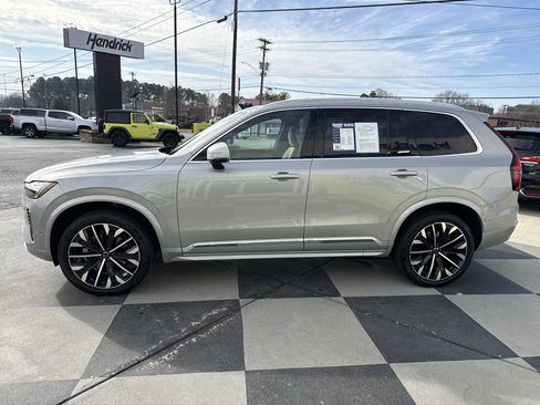 Used 2025 Volvo XC90 B5 Plus image 7