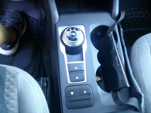 Used 2020 Ford Escape SE FWD image 33