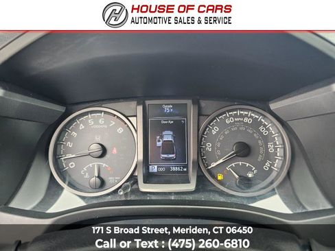 Used 2017 Toyota Tacoma TRD Sport image 30