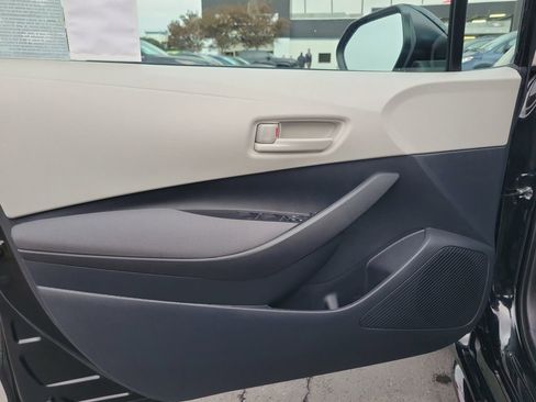 Used 2025 Toyota Corolla LE image 19