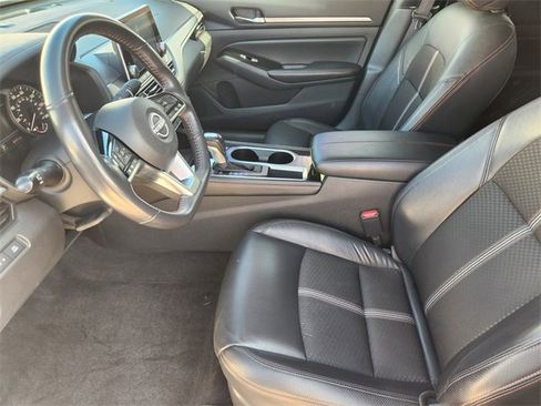 Used 2024 Nissan Altima 2.5 SR image 9
