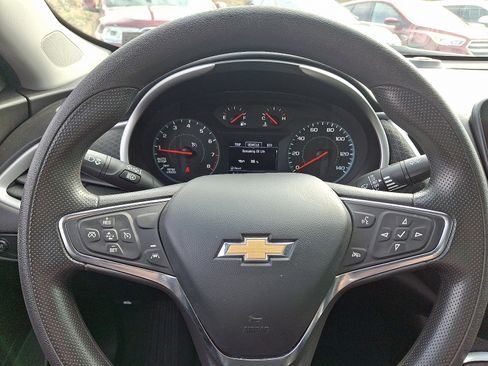 Used 2024 Chevrolet Malibu LT image 19