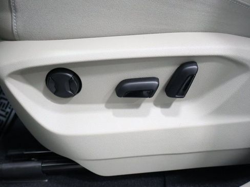 New 2026 Volkswagen Atlas SE image 14