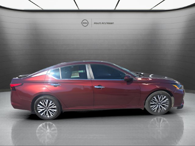 Certified 2023 Nissan Altima 2.5 SV FWD image 3