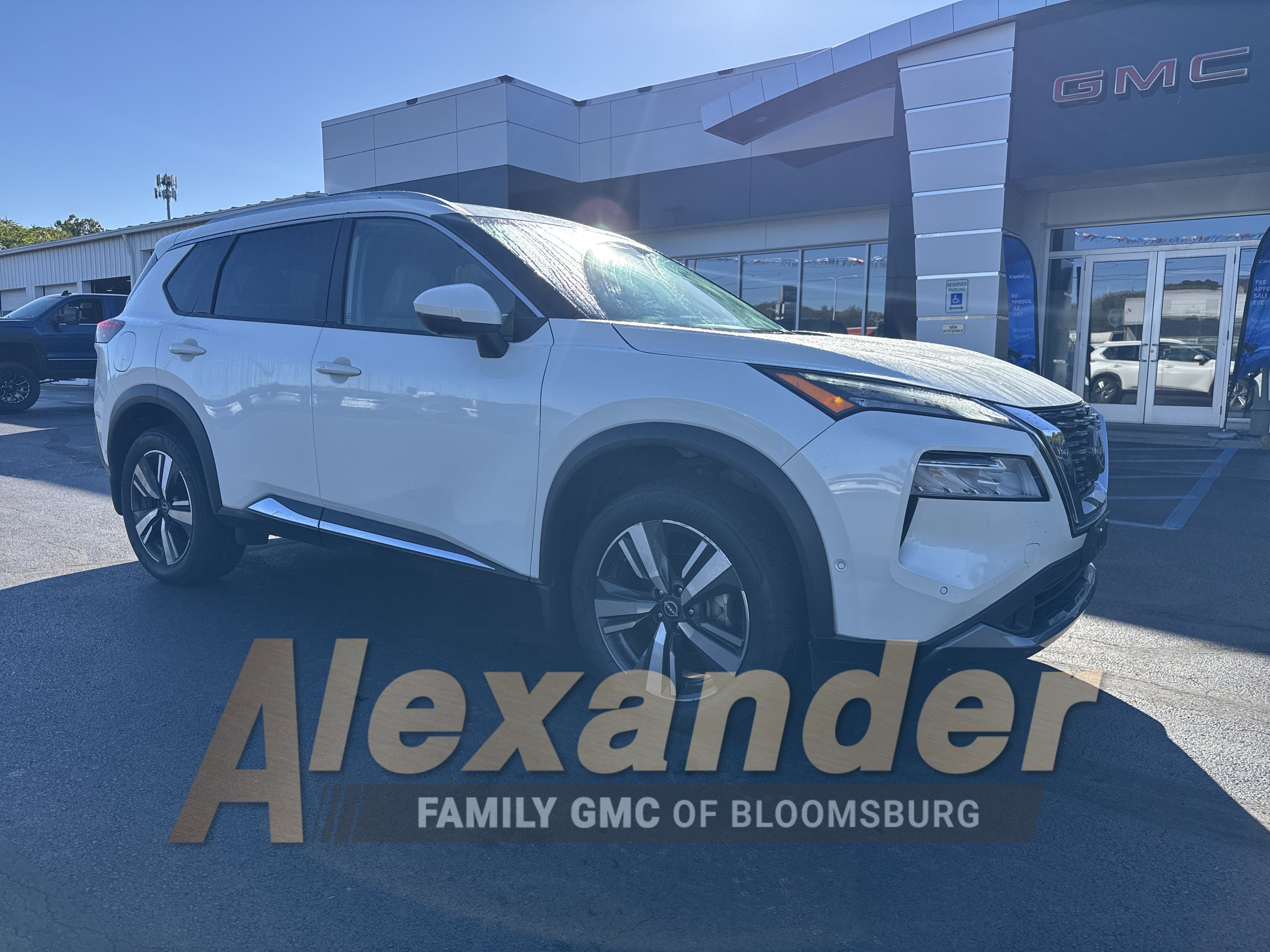 Used 2023 Nissan Rogue SL w/ SL Premium Package AWD/4WD image 1