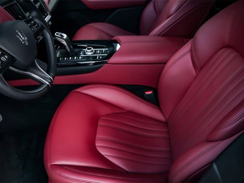 Certified 2022 Maserati Levante GT image 10