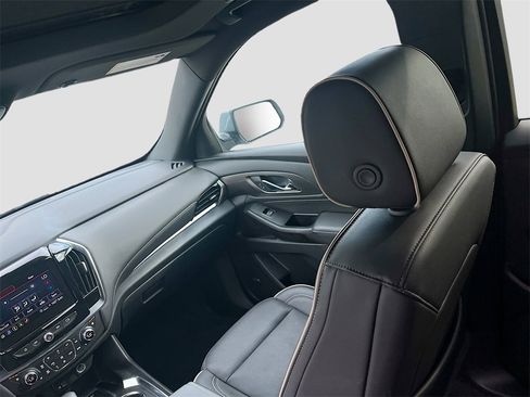 Used 2023 Chevrolet Traverse Premier w/ LPO, Floor Liner Package image 25