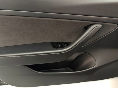 Used 2020 Tesla Model 3 Standard Range image 11