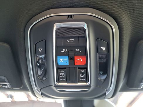 New 2025 Jeep Grand Cherokee Laredo w/ Luxury Tech Group I image 27