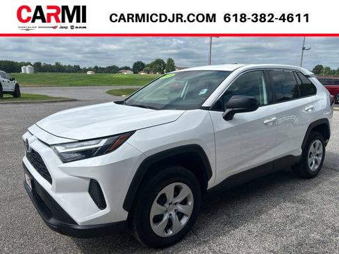 Used 2025 Toyota RAV4 LE AWD/4WD image 3