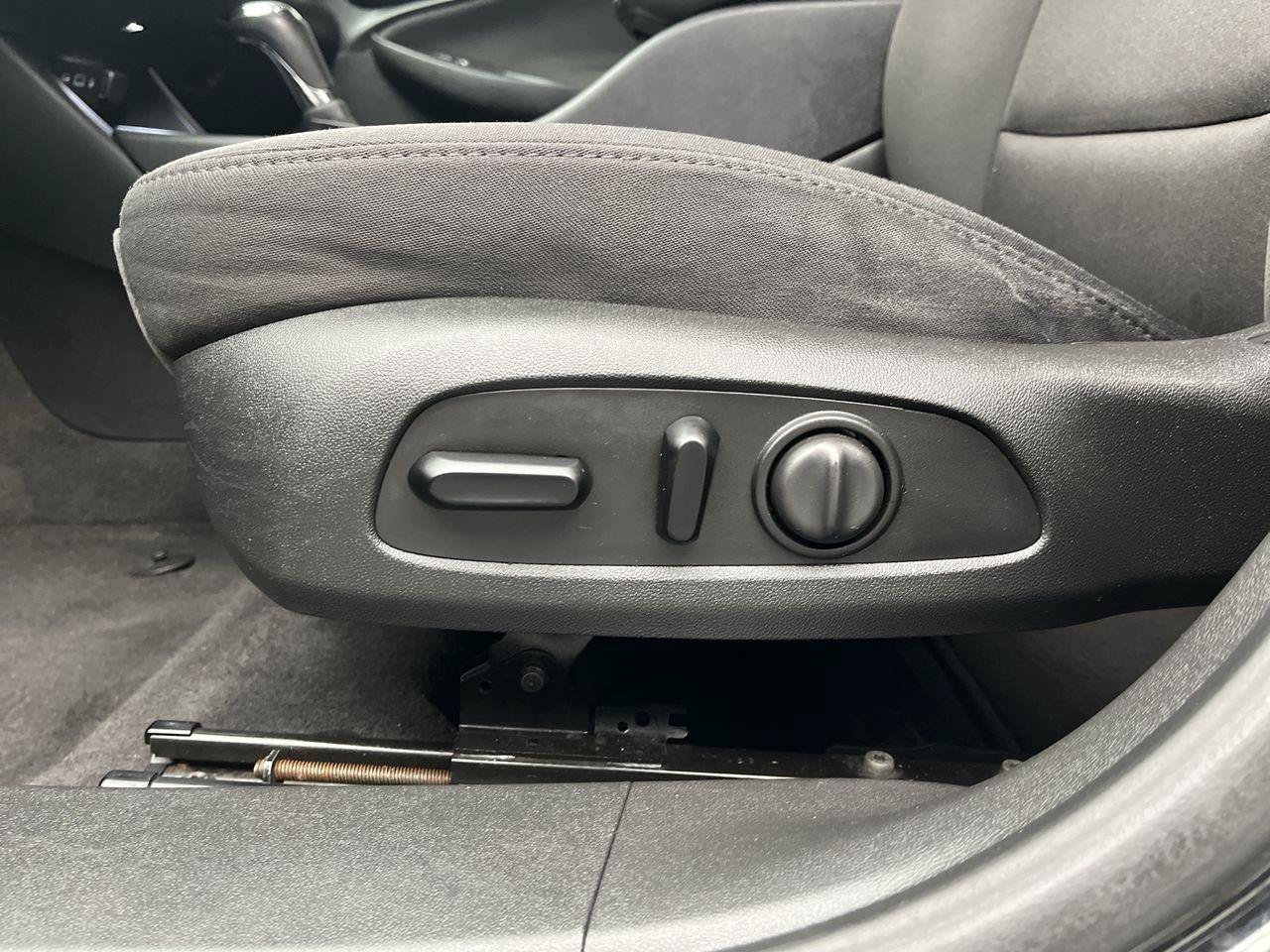 Used 2020 Chevrolet Malibu RS FWD image 9