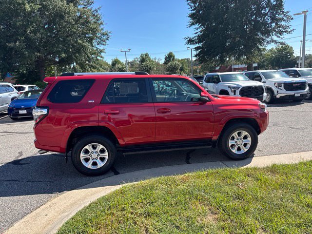 Used 2021 Toyota 4Runner SR5 Premium w/ Moonroof Package AWD/4WD image 6
