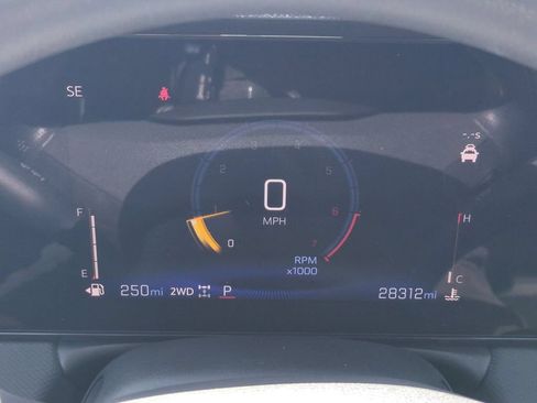 Used 2025 Chevrolet TrailBlazer LT AWD/4WD image 16