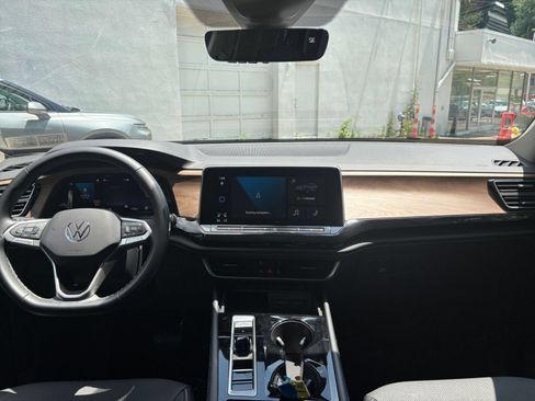 Used 2026 Volkswagen Atlas SE FWD image 33