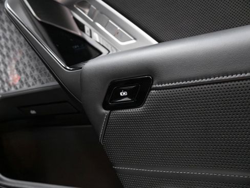 Used 2023 BMW 760i xDrive w/ Parking Assistance Package image 24